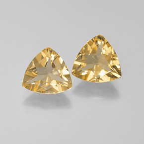 天然黄色金绿柱石，三角形，8.3×8.1毫米，VVS