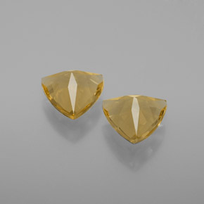天然黄色金绿柱石，三角形，8.1×7.8毫米，VVS-VS