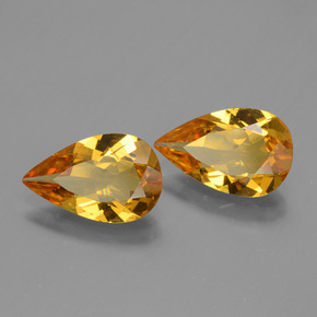 天然黄金色金绿柱石，梨形，10.9×6.9毫米，VS