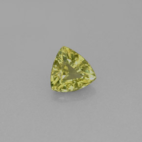 0.65克拉天然绿色钙铝榴石，三角形，5.6×5.5毫米，VS