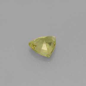 0.65克拉天然绿色钙铝榴石，三角形，5.6×5.5毫米，VS
