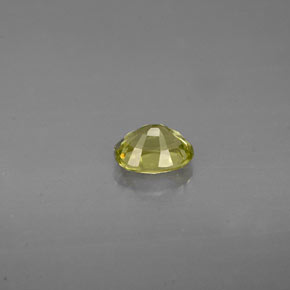 0.49克拉天然绿色钙铝榴石，椭圆形切割，5.3×4毫米，VS