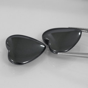 46.94克拉天然赤铁矿，心形，不透明