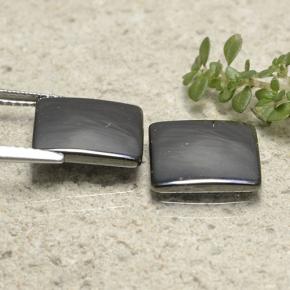 9.77克拉天然赤铁矿，正方形，不透明