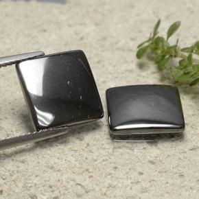 9.79克拉天然赤铁矿，正方形，不透明