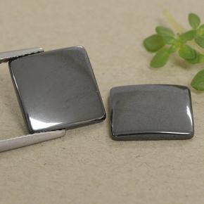 9.42克拉天然赤铁矿，正方形，不透明