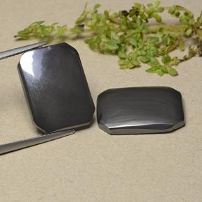 27.63克拉天然赤铁矿，祖母绿式切割，不透明