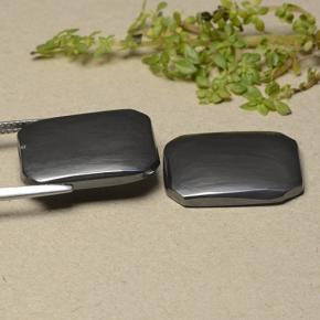 27.63克拉天然赤铁矿，祖母绿式切割，不透明