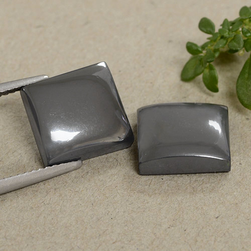 14.82克拉天然赤铁矿，正方形，不透明