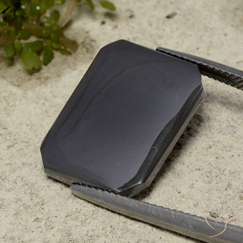 16.50克拉天然赤铁矿，祖母绿式切割，不透明