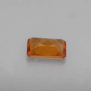0.60克拉天然橙色桂榴石，祖母绿式切割，6.1×4.1毫米，VS