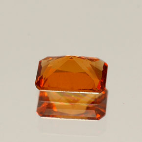 0.54克拉天然橙色桂榴石，祖母绿式切割，5.8×3.9毫米，VS