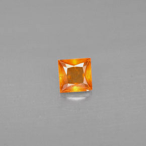 0.32克拉天然橙色桂榴石，方形，3.9×3.9毫米，VS