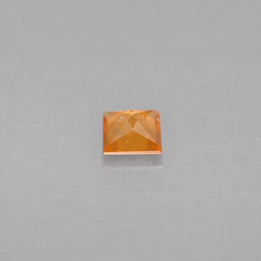 0.32克拉天然橙色桂榴石，方形，3.9×3.9毫米，VS