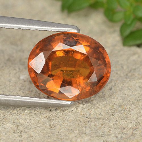 2.01ct 天然 中深橙色 钙铝榴石, 椭圆形, VS-SI