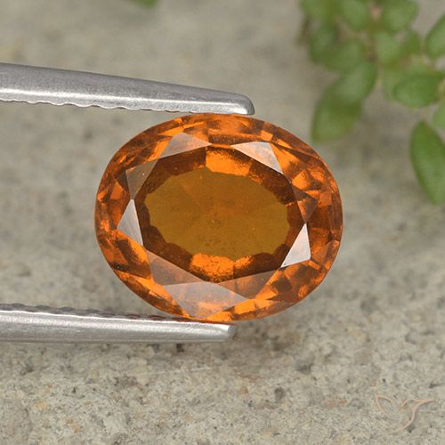 2.07ct 天然 中深橙色 钙铝榴石, 椭圆形, VS