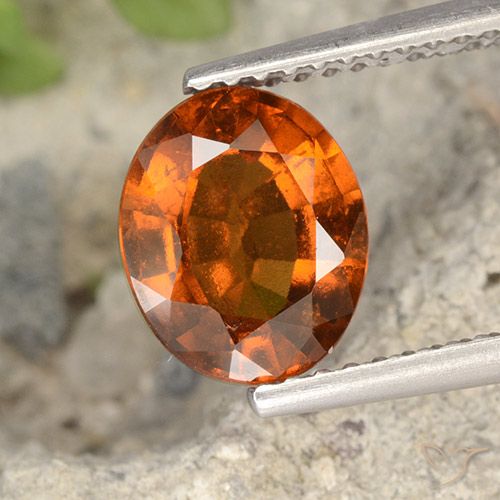 2.07ct 天然 中深橙色 钙铝榴石, 椭圆形, VS-SI