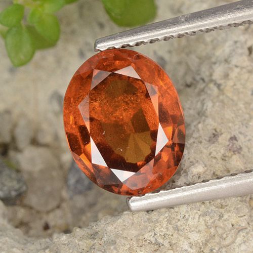 2.01ct 天然 红橙色 钙铝榴石, 椭圆形, VS-SI