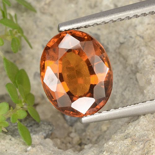 2.55ct 天然 红橙色 钙铝榴石, 椭圆形, VVS-VS