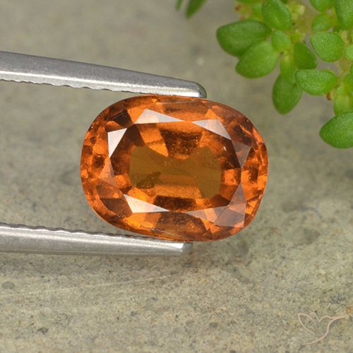 1.84ct 天然 中深橙色 钙铝榴石, 椭圆形, VS