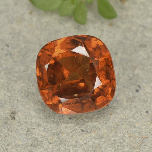 1.86ct 天然 中深橙色 钙铝榴石, 软垫, VS-SI