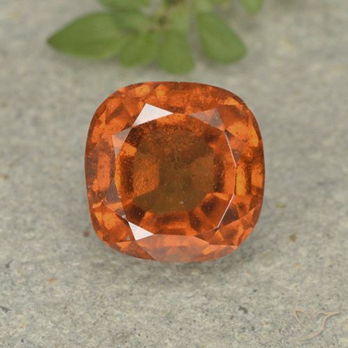 1.92ct 天然 深橙色 钙铝榴石, 软垫, VS-SI