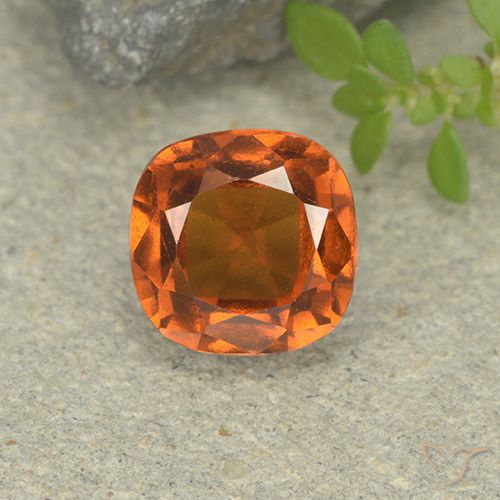 1.95ct 天然 黄橙色 钙铝榴石, 软垫, VS