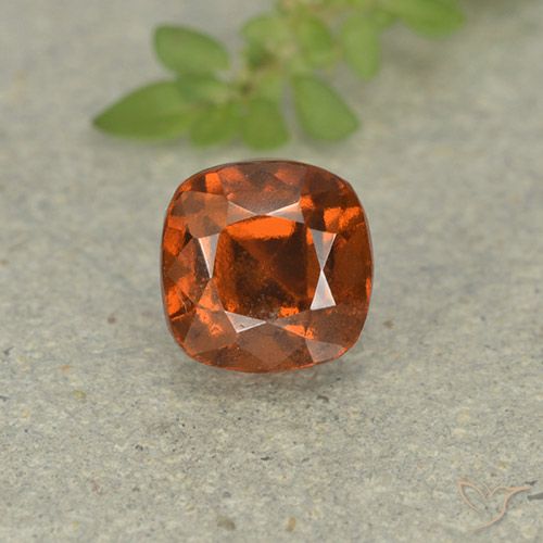 1.92ct 天然 中橙 钙铝榴石, 软垫, VS