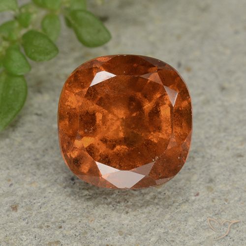 1.95ct 天然 中深橙色 钙铝榴石, 软垫, VS-SI