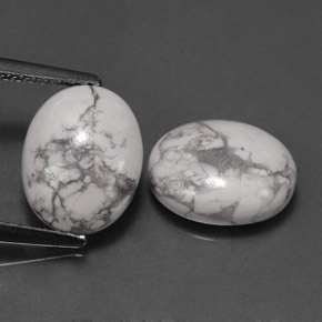 克拉天然硅硼钙石，椭圆形切割，不透明