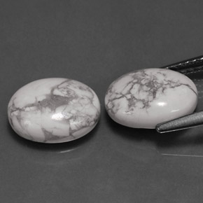 克拉天然硅硼钙石，椭圆形切割，不透明