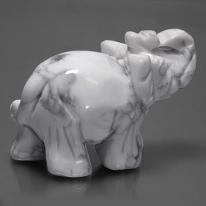 363.12克拉天然硅硼钙石，异形，不透明