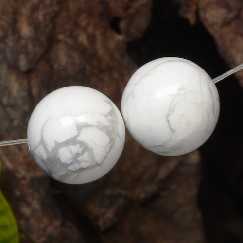 29.96克拉天然硅硼钙石，球形，不透明
