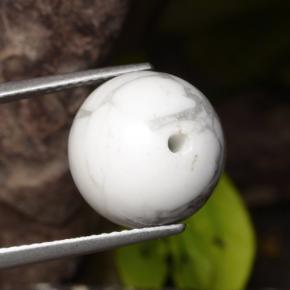 15.45克拉天然硅硼钙石，球形，不透明