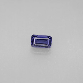 0.33克拉天然堇青石，祖母绿式切割，5.1×3.2毫米，VS