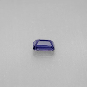 0.33克拉天然堇青石，祖母绿式切割，5.1×3.2毫米，VS
