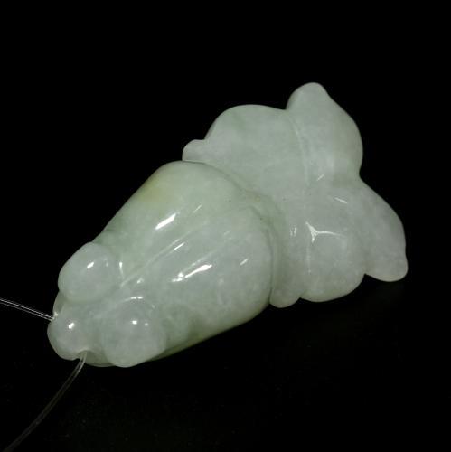 21.11克拉天然绿色玉，异形，26.2×13.9毫米，半透明