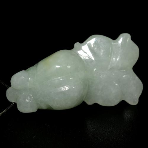 21.11克拉天然绿色玉，异形，26.2×13.9毫米，半透明