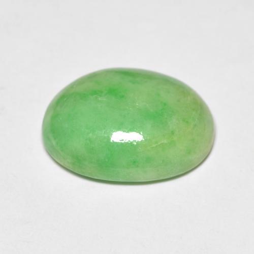 4.86克拉天然绿色玉，椭圆形切割，12.4×9.6毫米，不透明