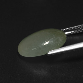 5.09克拉天然绿色硬玉，椭圆形切割，13.2×9.1毫米，半透明