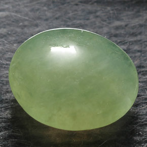 1.37克拉天然绿色硬玉，透明，8.5×7.3毫米，透明/半透明