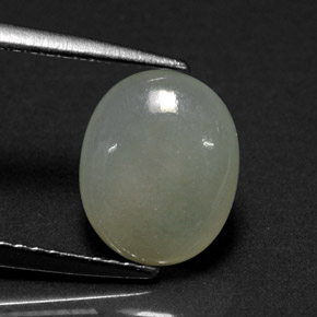 2.41克拉天然绿色硬玉，椭圆形切割，9.9×8.1毫米，半透明
