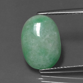 4.87克拉天然绿色硬玉，椭圆形切割，14.2×10.2毫米，不透明