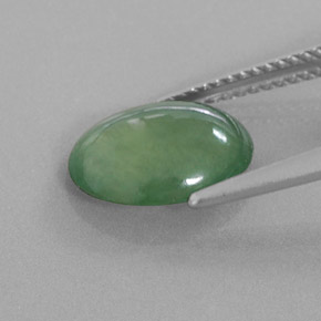 3.08克拉天然翡翠，椭圆形，半透明