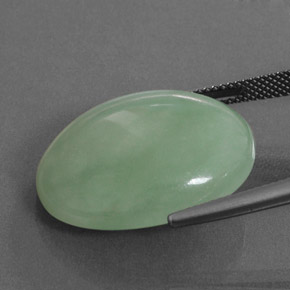 27.45克拉天然翡翠，椭圆形，半透明