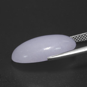 10.72克拉天然翡翠，椭圆形切割，不透明