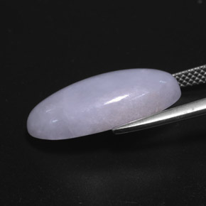 11.87克拉天然翡翠，椭圆形切割，不透明