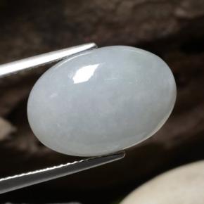 12.42克拉天然翡翠，椭圆形切割，半透明