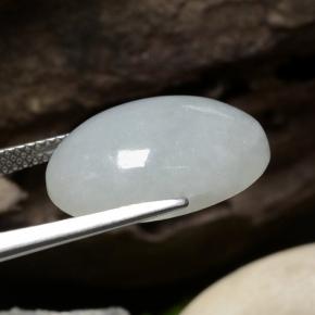 12.42克拉天然翡翠，椭圆形切割，半透明