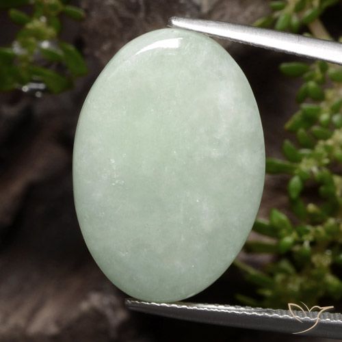 15.94克拉天然翡翠，椭圆形，半透明